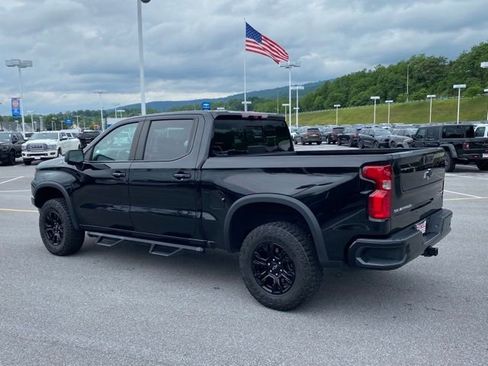 Used 2023 Chevrolet Silverado 1500 ZR2 w/ Technology Package AWD/4WD image 3
