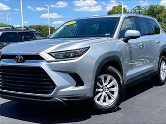 Used 2025 Toyota Grand Highlander AWD video 1