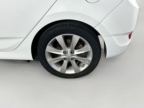 Used 2014 Hyundai Accent SE image 11