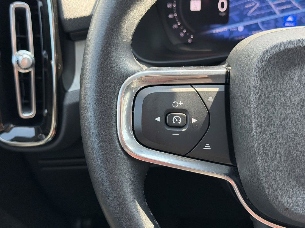Used 2024 Volvo XC40 B5 Plus w/ Protection Package Premier AWD/4WD image 9