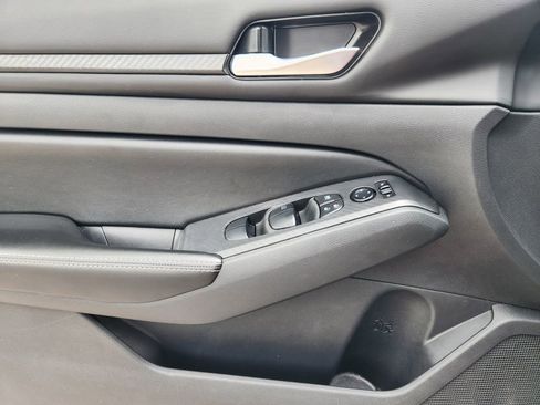 Used 2024 Nissan Altima 2.5 SV image 23