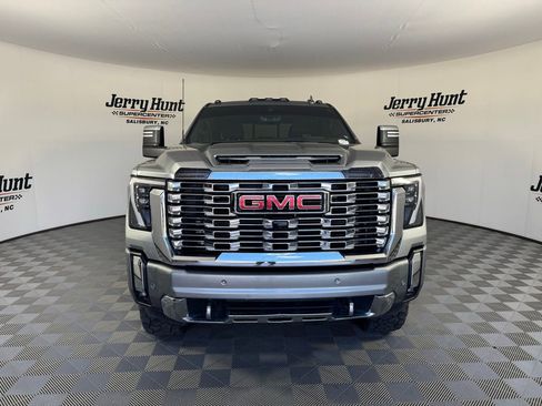 Used 2024 GMC Sierra 2500 Denali w/ Denali Reserve Package AWD/4WD image 5