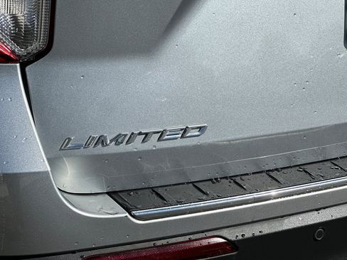 Used 2024 Ford Explorer Limited image 28