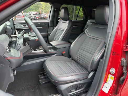 Used 2025 Ford Explorer ST-Line w/ ST-Line Street Pack AWD/4WD image 18