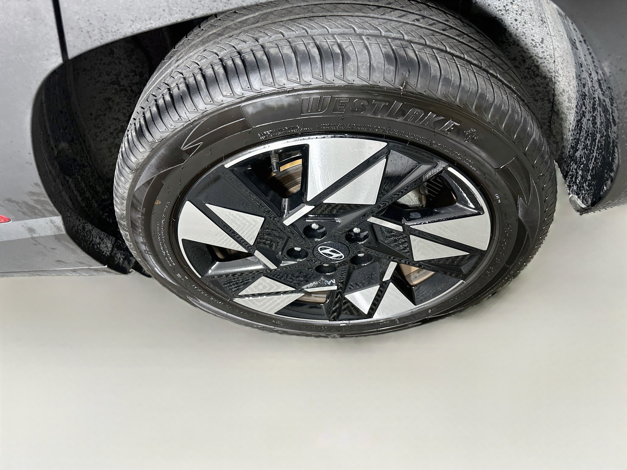 Used 2025 Hyundai Kona SEL FWD image 11