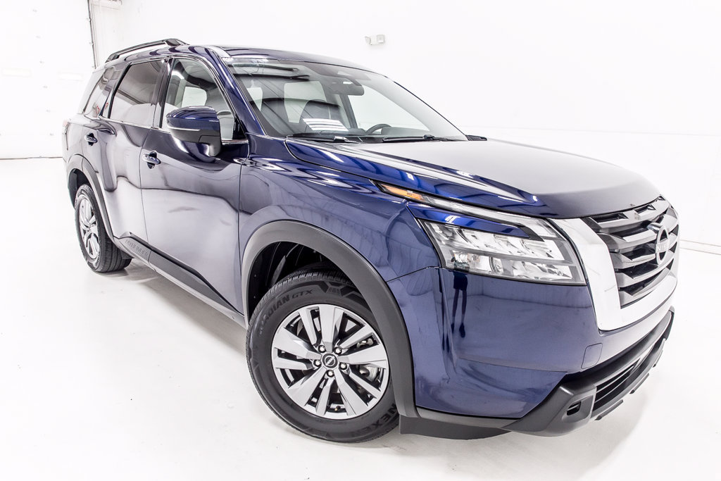 Used 2025 Nissan Pathfinder SV AWD/4WD image 9