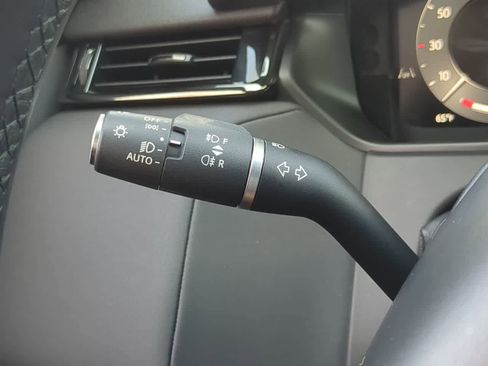 Certified 2025 Land Rover Range Rover Velar Dynamic SE image 29