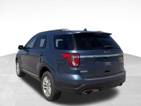 Used 2018 Ford Explorer XLT w/ Equipment Group 202A AWD/4WD image 10