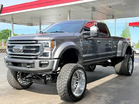 Used 2022 Ford F450 Platinum w/ FX4 Off-Road Package image 6