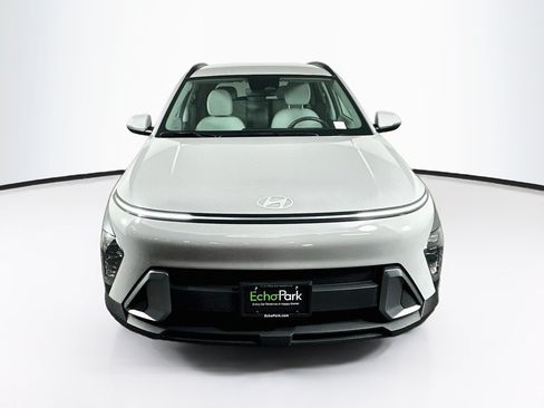 Used 2025 Hyundai Kona SEL AWD/4WD image 2