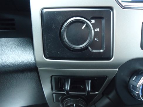 Used 2022 Ford F250 Lariat w/ Chrome Package image 26