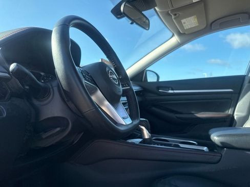 Certified 2025 Nissan Altima 2.5 SR FWD image 37