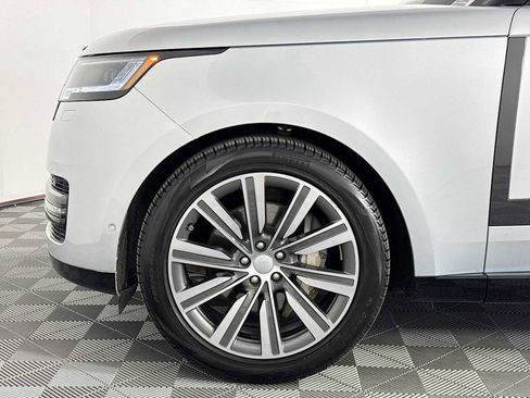 Used 2023 Land Rover Range Rover SE image 30