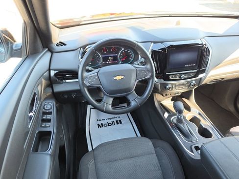 Used 2023 Chevrolet Traverse LT FWD image 7