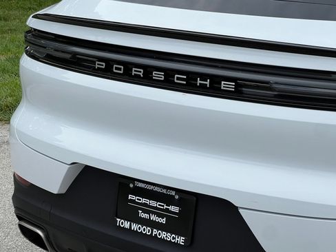 Certified 2024 Porsche Cayenne Coupe AWD/4WD image 11
