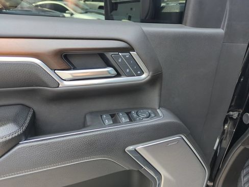 Used 2025 GMC Sierra 2500 Denali AWD/4WD image 18