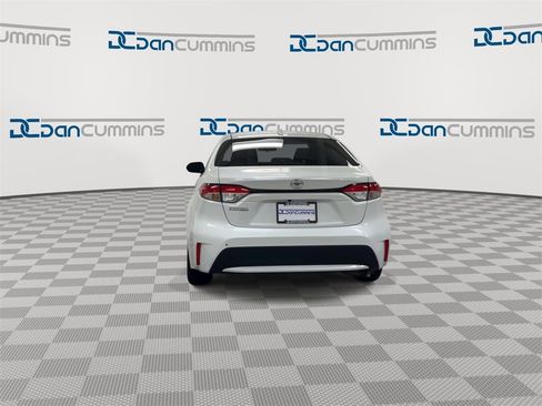 Used 2020 Toyota Corolla LE image 7