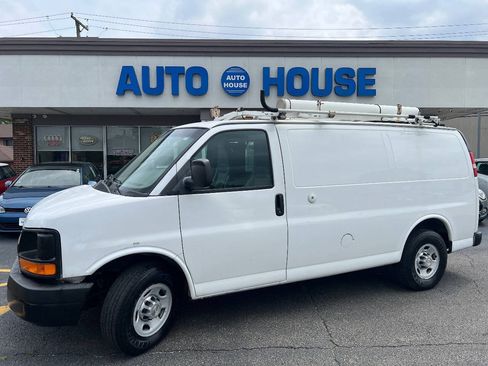 Used 2012 Chevrolet Express 2500 w/ Cold Climate Package RWD image 7