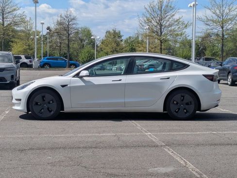 Used 2023 Tesla Model 3 Standard Range image 8