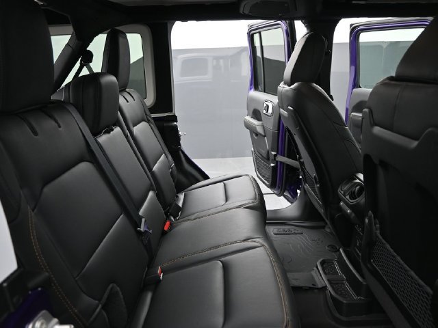 New 2026 Jeep Wrangler Unlimited Sahara w/ Whitecap Package AWD/4WD image 19