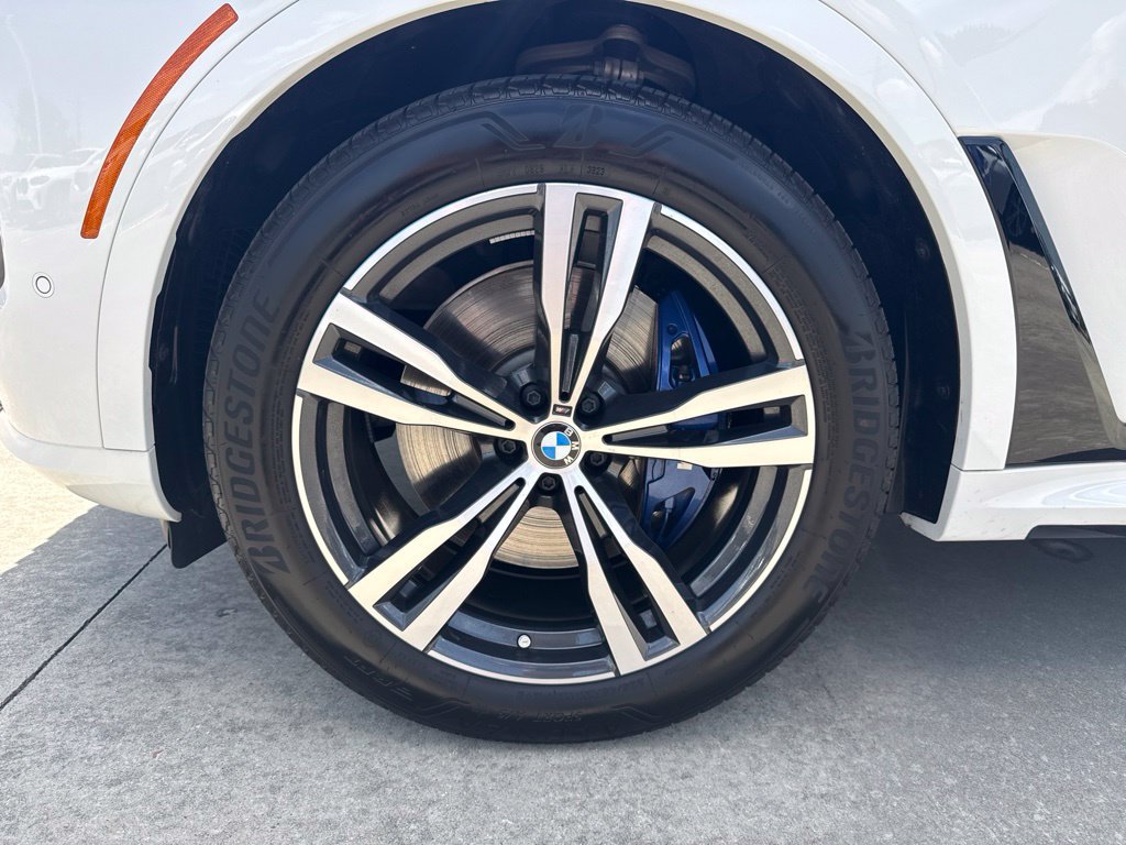 Certified 2024 BMW X7 xDrive40i w/ M Sport Package AWD/4WD image 9