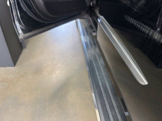 Used 2017 Cadillac Escalade Premium Luxury RWD image 18