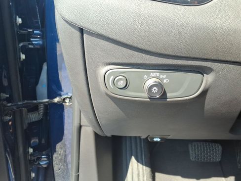 Used 2023 Chevrolet Equinox LT FWD image 19