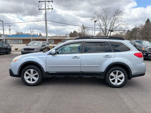 Used 2014 Subaru Outback 2.5i Premium w/ Accessory Value Package (OYX) image 11