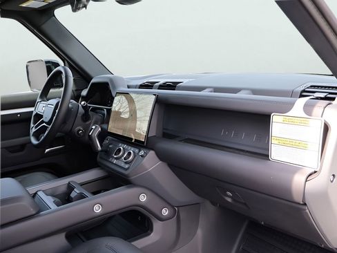 New 2026 Land Rover Defender 130 X-Dynamic SE AWD/4WD image 10