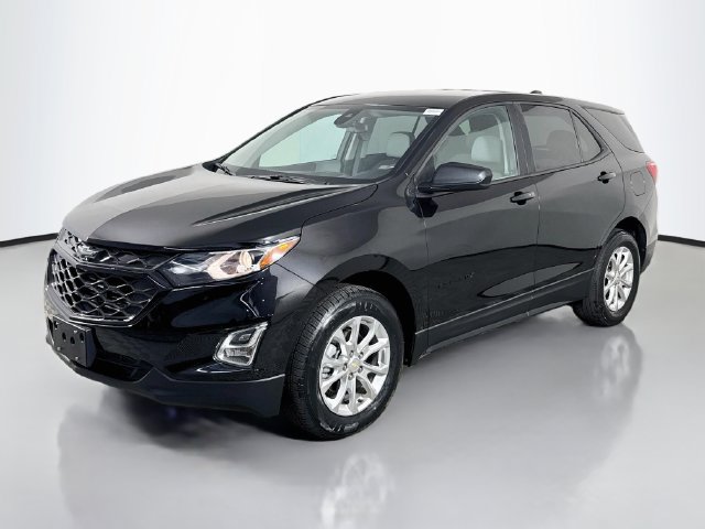 Used 2021 Chevrolet Equinox LS w/ LPO, Blackout Package AWD/4WD image 4