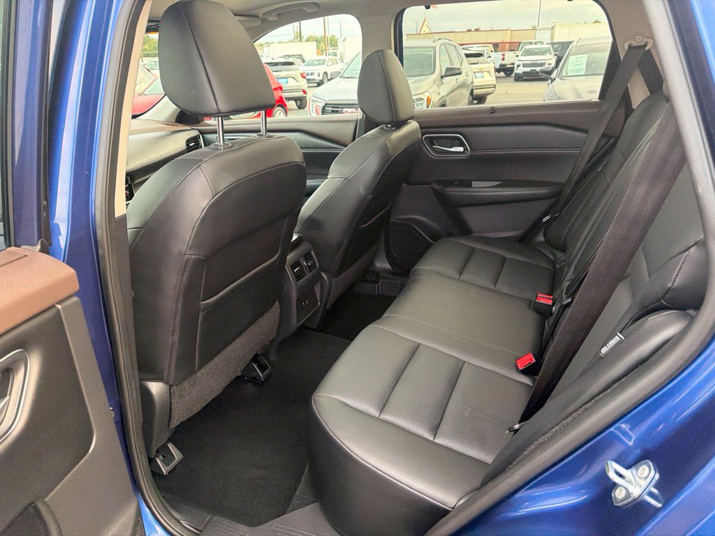 Used 2021 Nissan Rogue SV w/ Premium Package AWD/4WD image 15