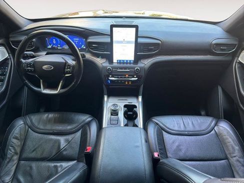 Certified 2020 Ford Explorer Platinum w/ Premium Technology Package AWD/4WD image 10