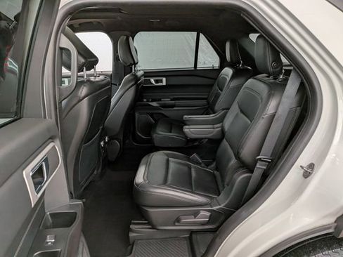 Certified 2020 Ford Explorer XLT w/ Equipment Group 202A image 17