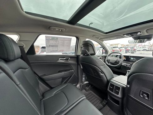 New 2026 Kia Sportage EX image 18