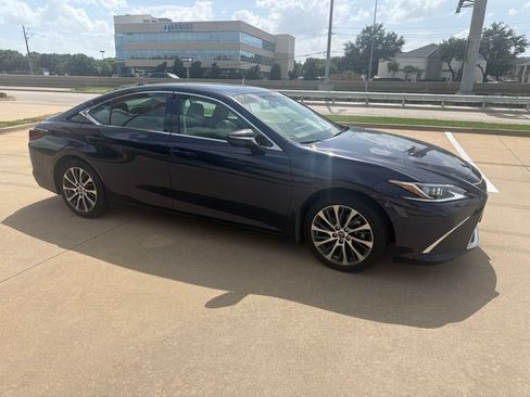 Used 2019 Lexus ES 350 w/ Premium Package FWD image 11