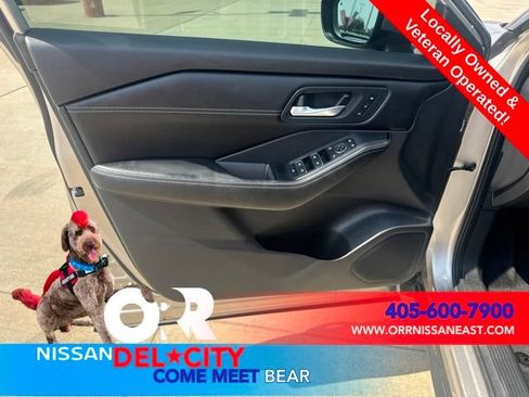 Used 2024 Nissan Rogue SL w/ SL Premium Package FWD image 15