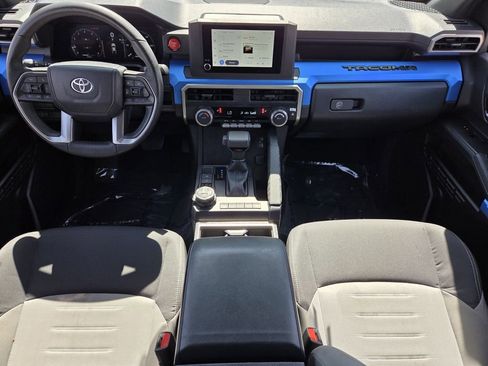 Used 2025 Toyota Tacoma TRD Off-Road AWD/4WD image 8