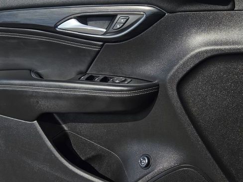 Used 2023 Buick Envision Preferred image 23