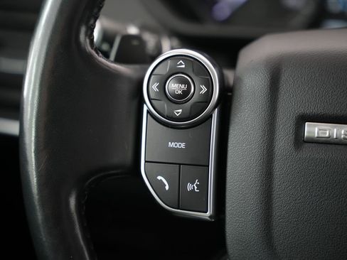 Used 2017 Land Rover Discovery HSE image 12