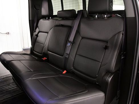 Used 2021 Chevrolet Silverado 1500 LT Trail Boss w/ Convenience Package II image 30