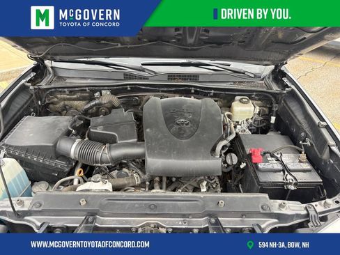 Used 2021 Toyota Tacoma TRD Off-Road AWD/4WD image 11