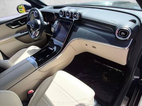 Used 2023 Mercedes-Benz GLC 300 4MATIC image 23