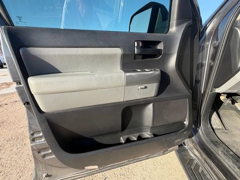 Used 2015 Toyota Sequoia SR5 w/ Premium Package RWD image 10