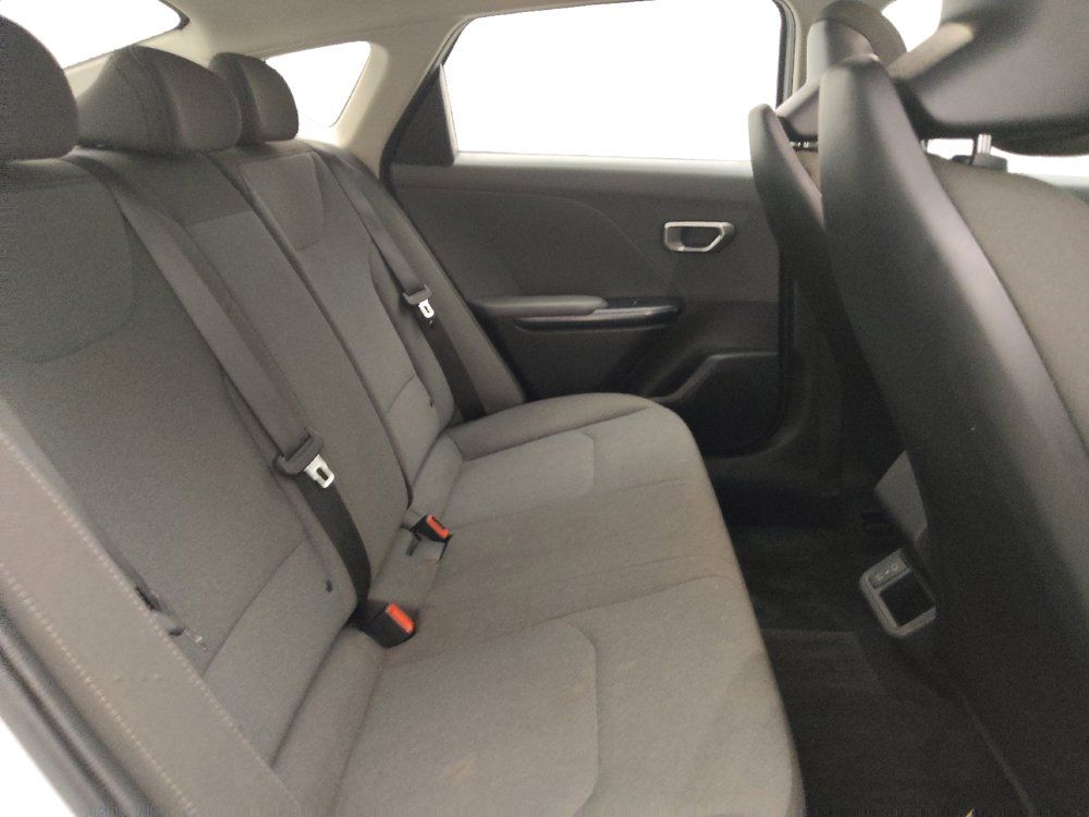Used 2025 Kia K4 FWD image 19