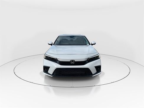 Used 2022 Honda Civic Touring image 3