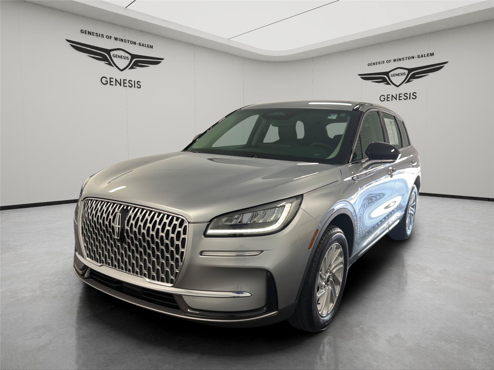 Used 2023 Lincoln Corsair FWD image 1