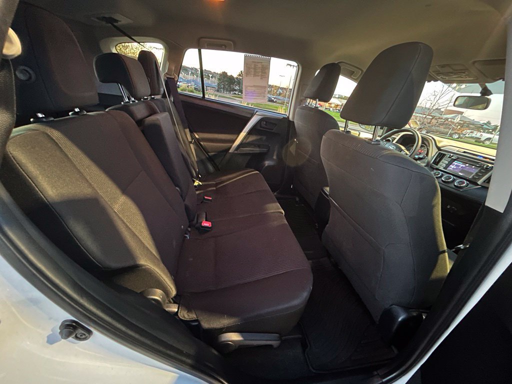 Used 2015 Toyota RAV4 LE AWD/4WD image 30