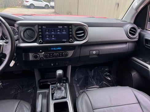 Used 2021 Toyota Tacoma SR5 AWD/4WD image 14
