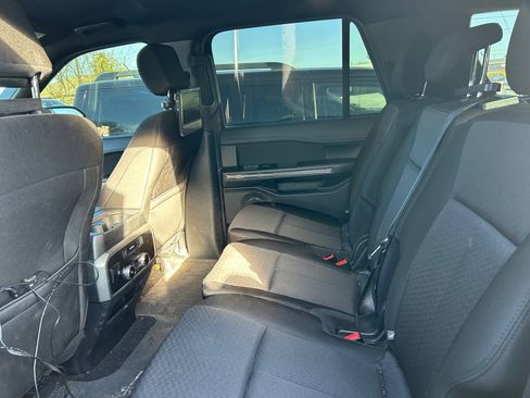 Used 2020 Ford Expedition XLT image 12
