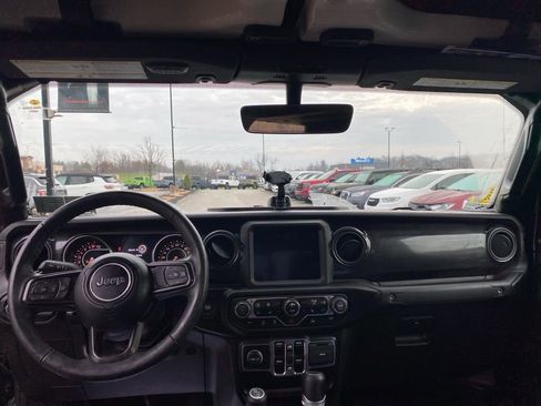 Certified 2022 Jeep Gladiator Sport image 15